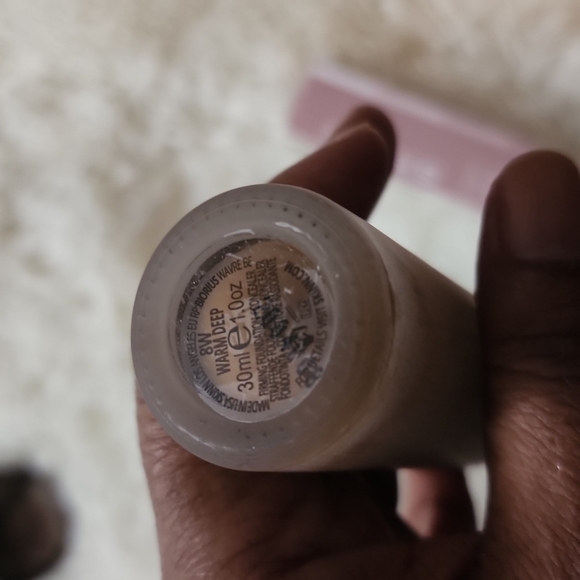 SKINN Foundation and Concealer - Picture 3 of 5